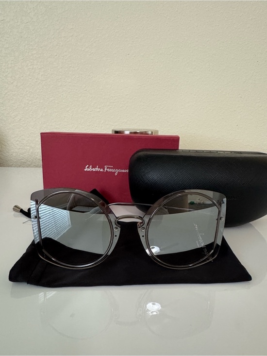 Salvatore Ferragamo Women’s Sunglasses main image 5